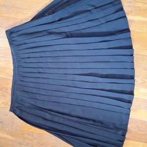 Calvin Klein Knee Length Lined Pleated Skirt Size 16
